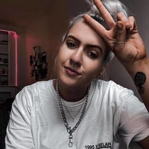 Meet your Posher, Ally